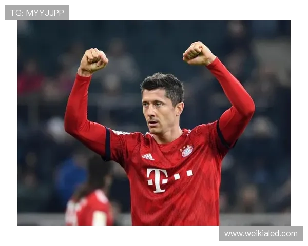 莱万364球排在五大联赛历史射手榜第4位,差1球追平盖德-穆勒 莱万364球排在五大联赛历史射手榜第4位,差1球追平盖德-穆勒